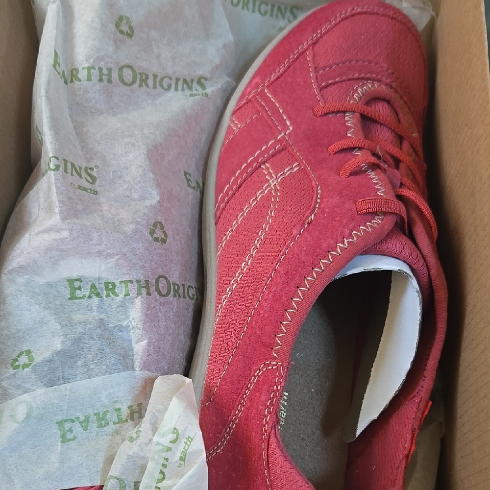 Earth Origins Red Sneakers with Suede Finish